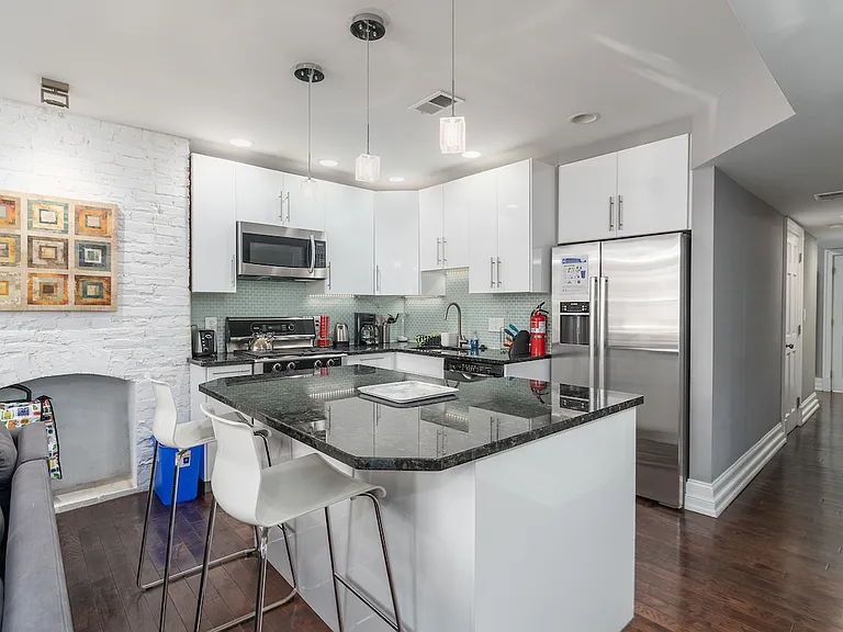 403 P St NW #B — Photo 6