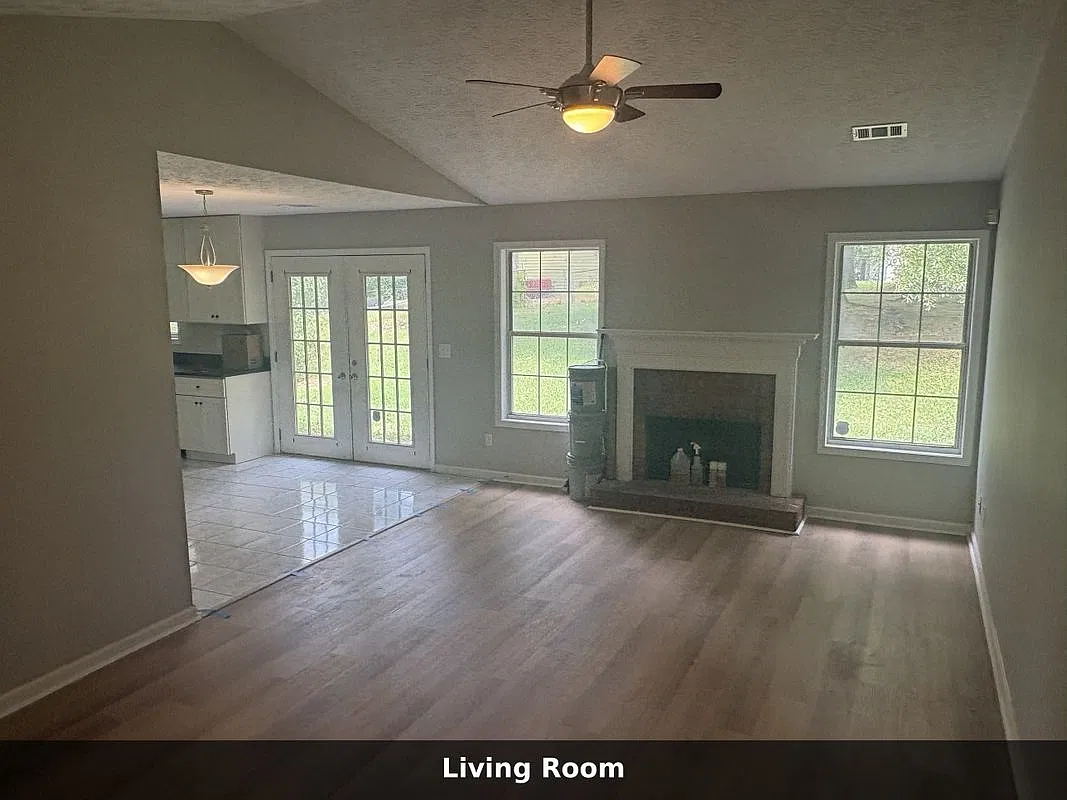 3 bed, 2.0 bath, 1216 sqft, $1,550 — Photo 4