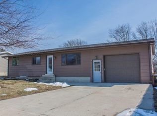 309 9th St NW, Hampton, IA 50441