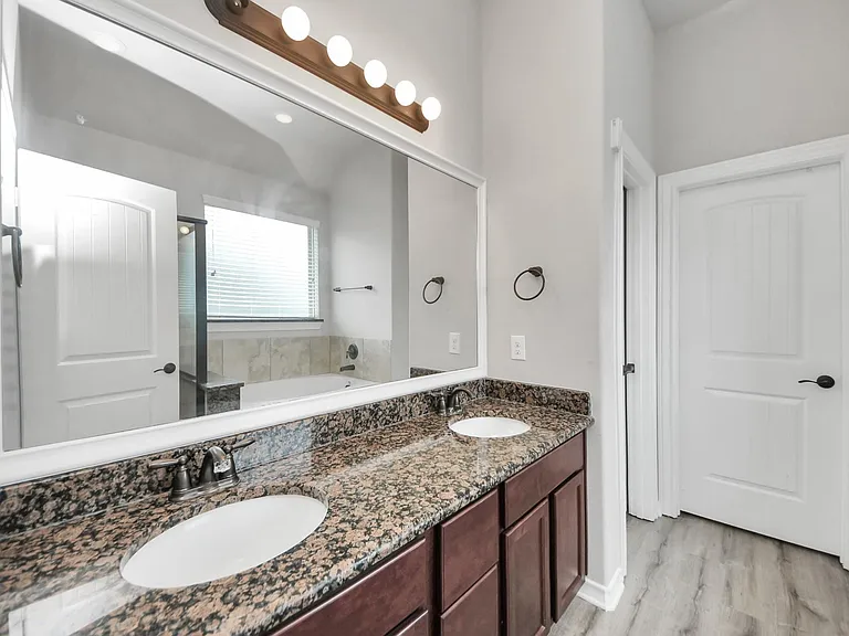 2310 Brett Ct — Photo 30