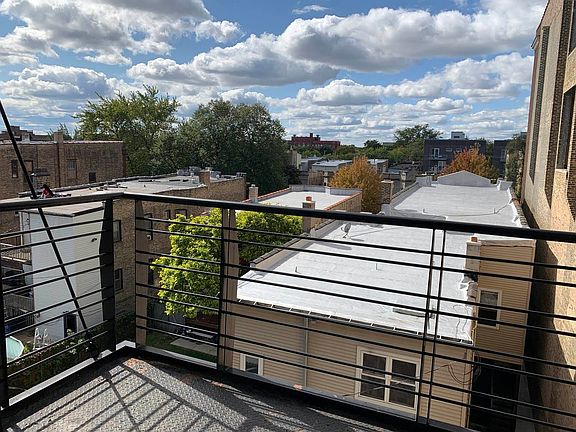 4th image of 1934 N Washtenaw Ave APT 307