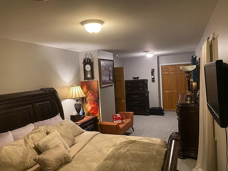 8825 Sheridan Dr — Photo 12