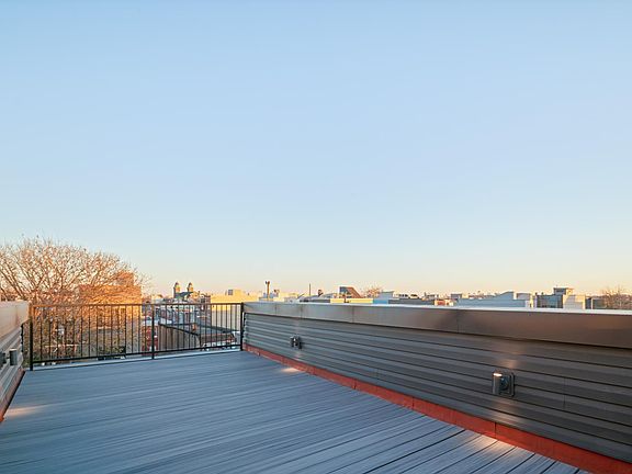 Private Rooftop Deck