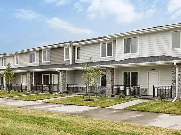 2328 SE Parkview Crossing Dr, Waukee, IA