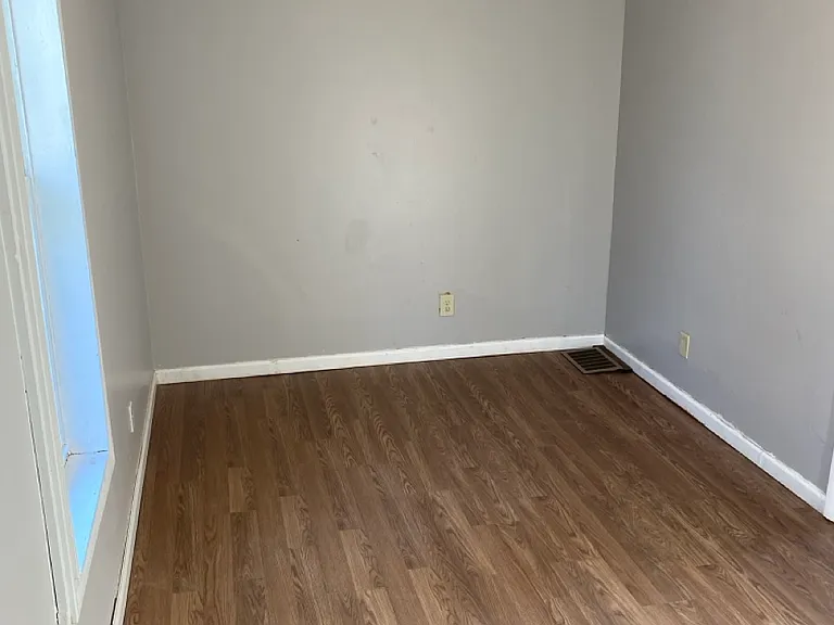418 Power St — Photo 14