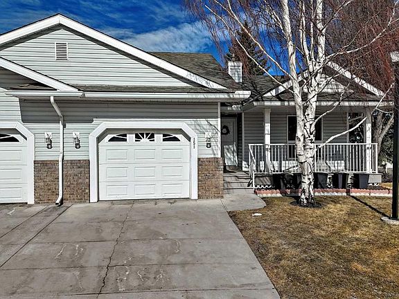 2nd image of 151 Macewan Ridge Vlg NW