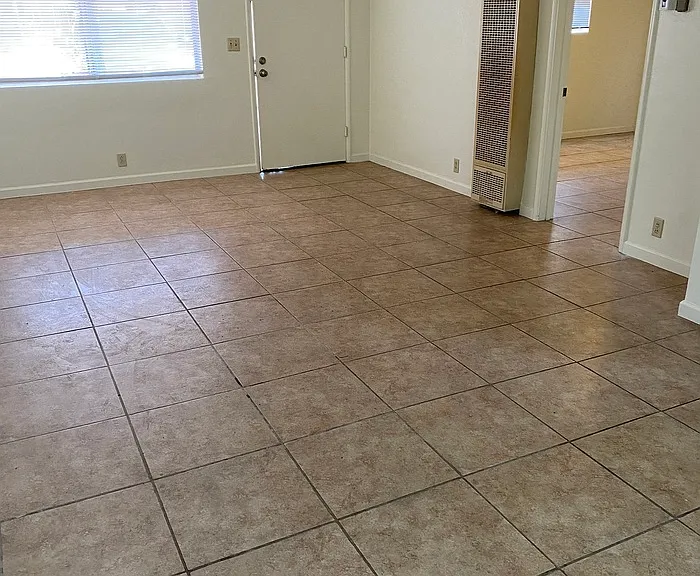 4258 E North St — Photo 2