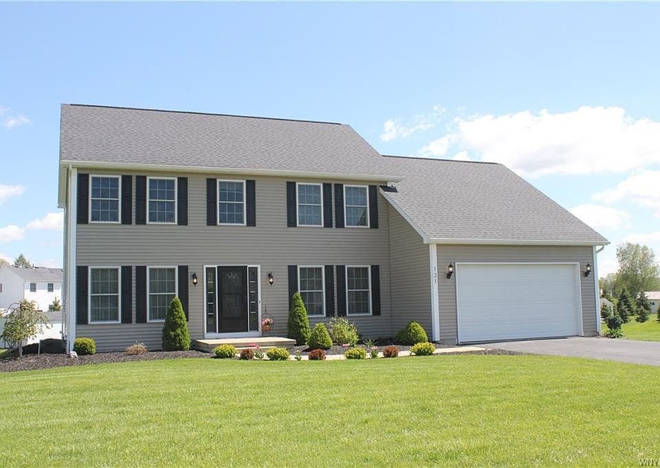 1st image of 121 Kristoria Ln