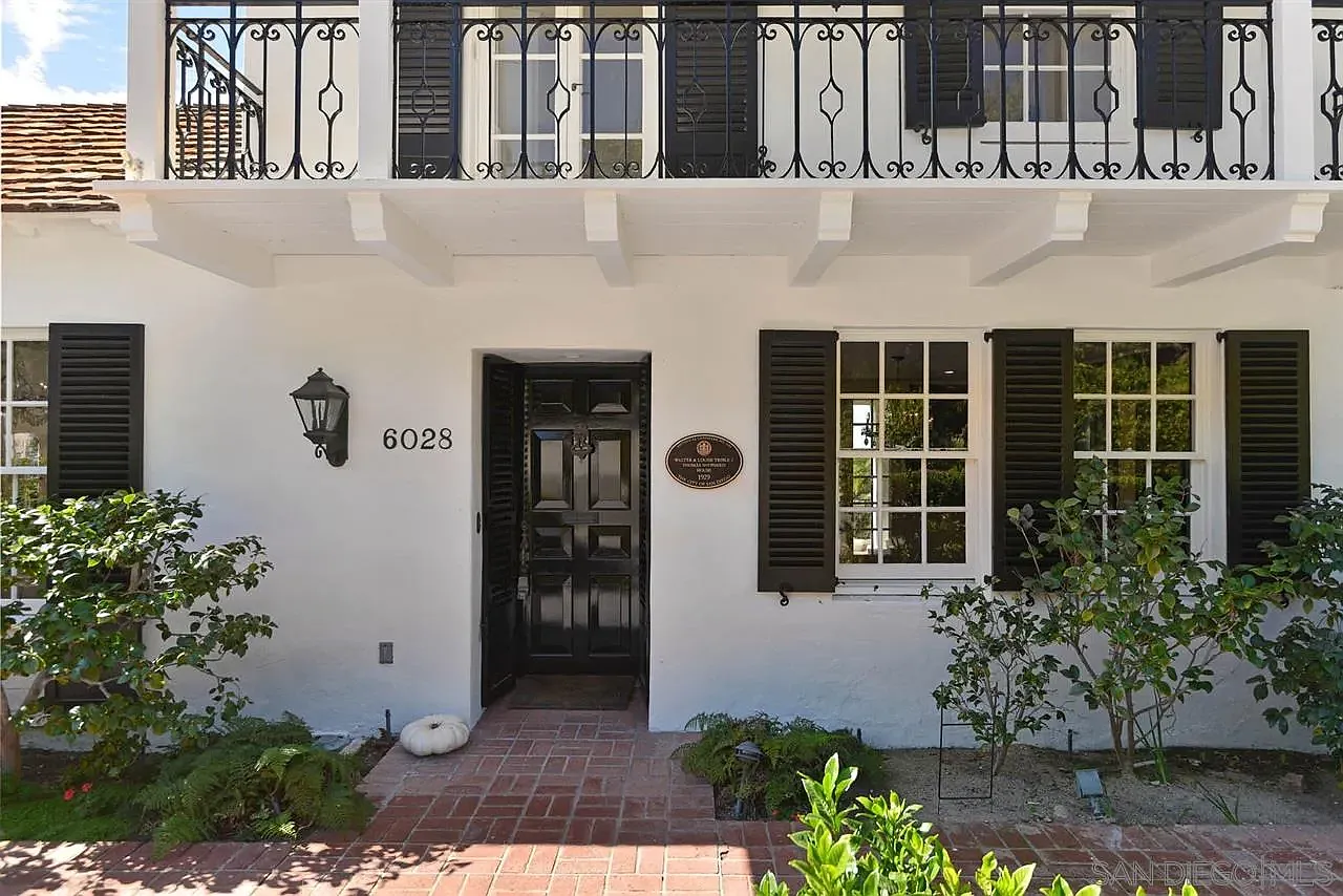 4 bed, 4.5 bath, 4181 sqft, $16,000 — Photo 3