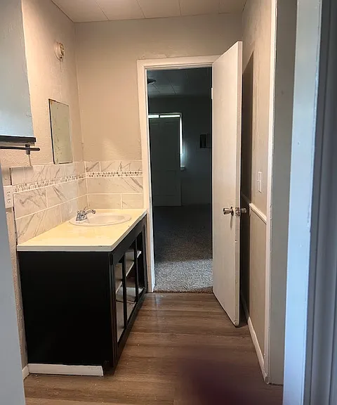 2nd bathroom