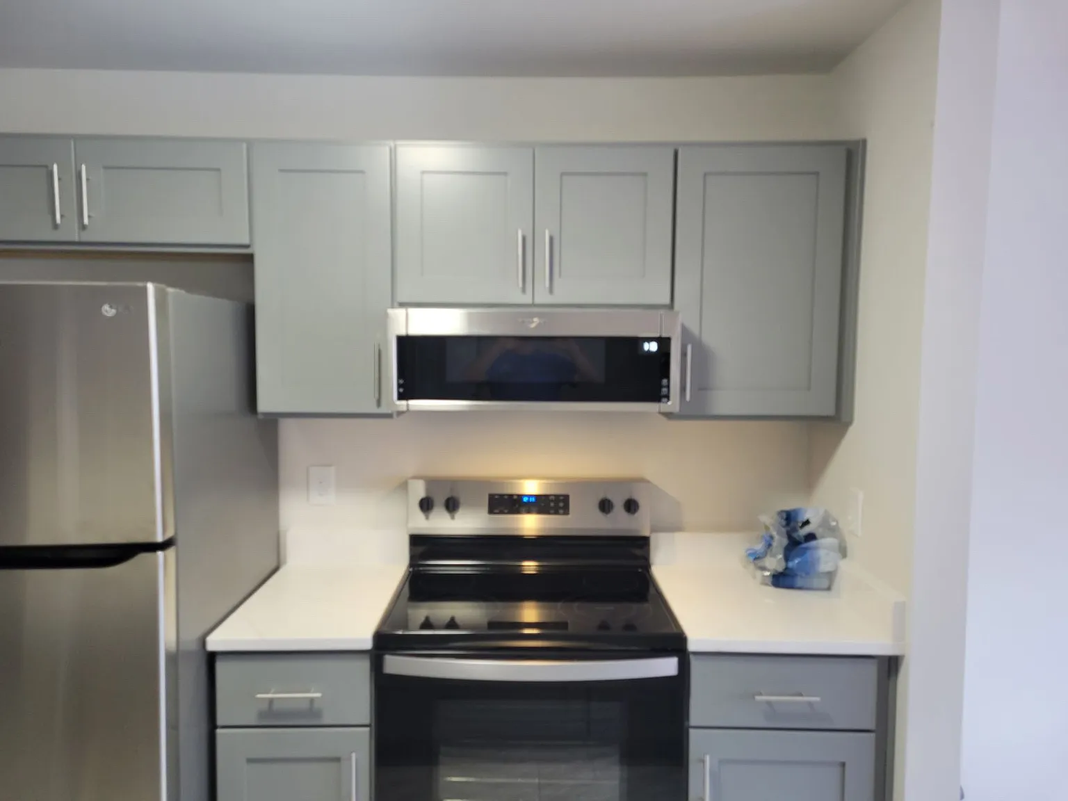 2 bed, 1057 sqft, $2,050 — Photo 3