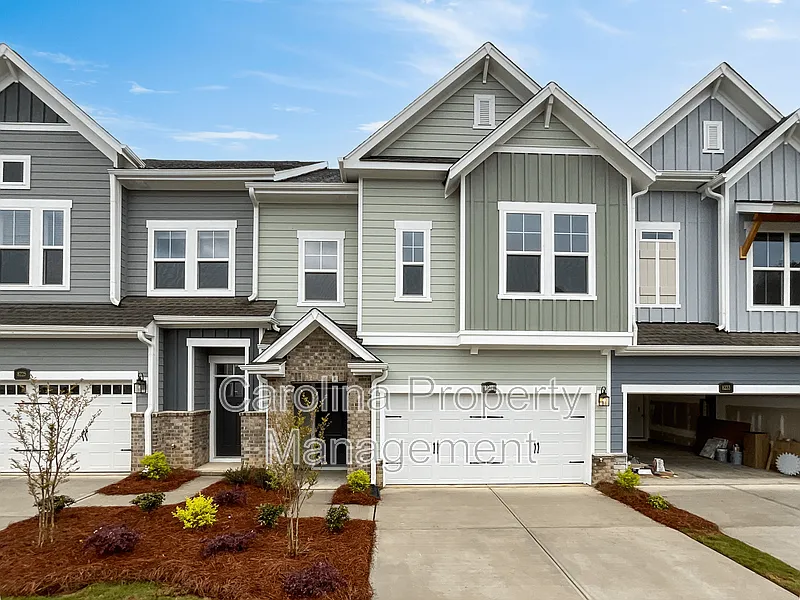 3 bed, 2.5 bath, 2029 sqft, $2,850 — Photo 1