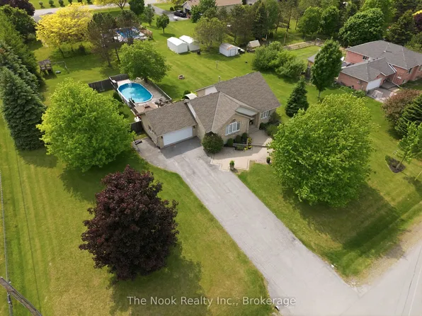 2 Theresa St, Hamilton, ON K9A 0Y1