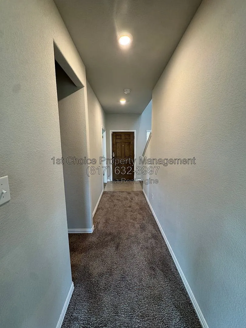 4 bed, 3.5 bath, 2169 sqft, $2,495 — Photo 4