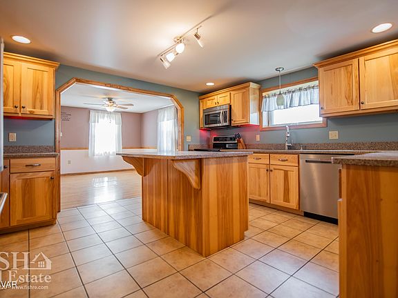 3rd image of 403 Woods Ave
