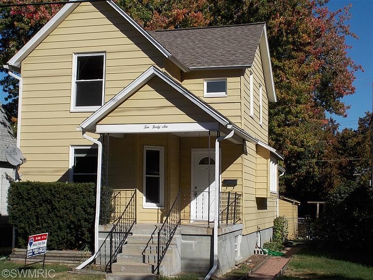 1st image of 1046 Garfield Ave NW