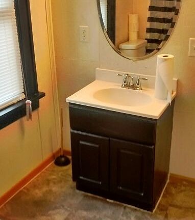 Updated bath, new toilet and floor!