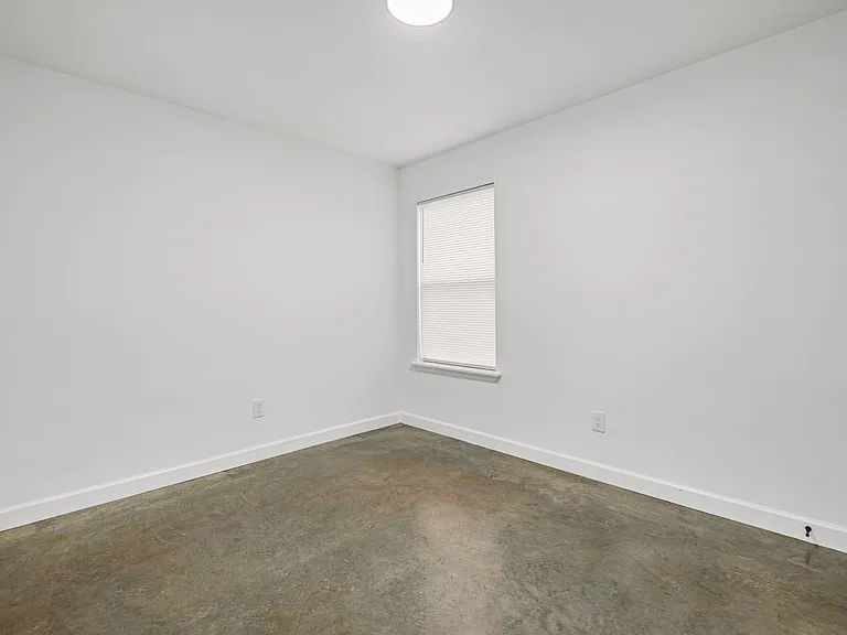 365 Washburn Dr — Photo 13