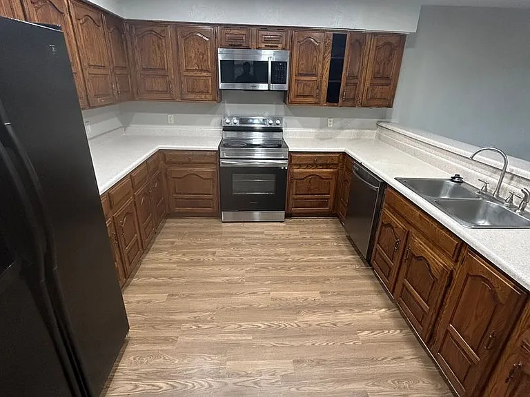 3425 Courtyard Cir — Photo 20