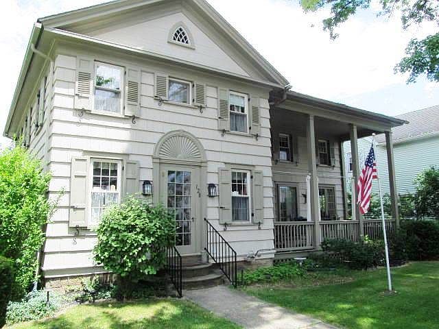 1st image of 128 W Walnut St