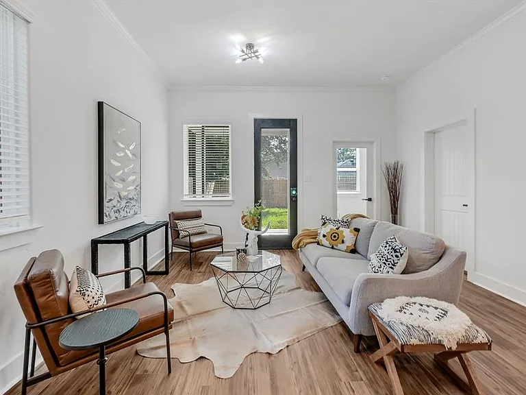6532 Couch St — Photo 6