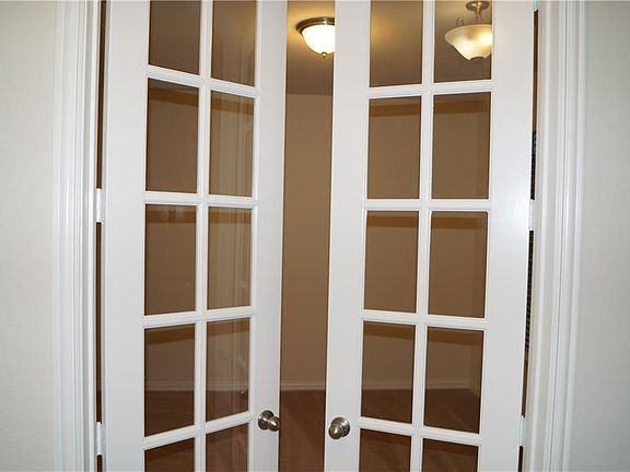 5th image of 801 Sundrop Dr