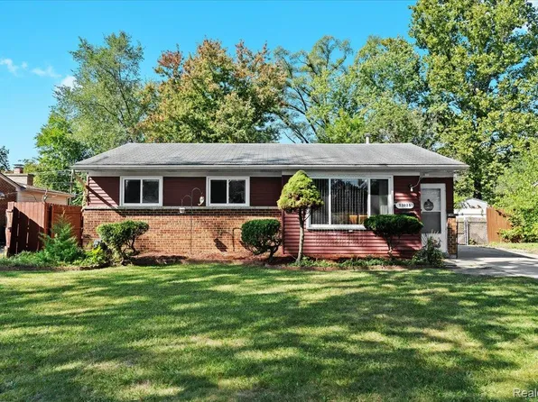 22035 Inkster Rd, Farmington Hills, MI 48336