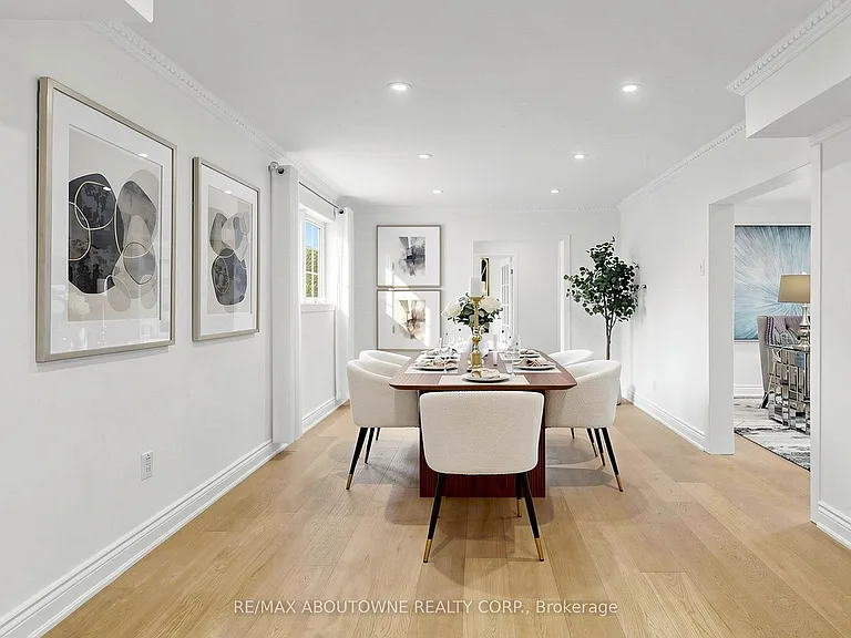 1316 Cambridge Dr — Photo 8