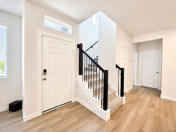 5th image of 624 Pelican Dr