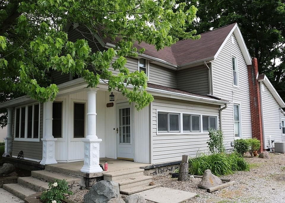 1st image of 104 E Harrison St