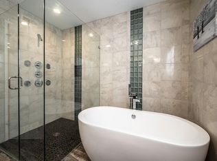 7 Briarcliff Rd, Longmeadow, MA 01106