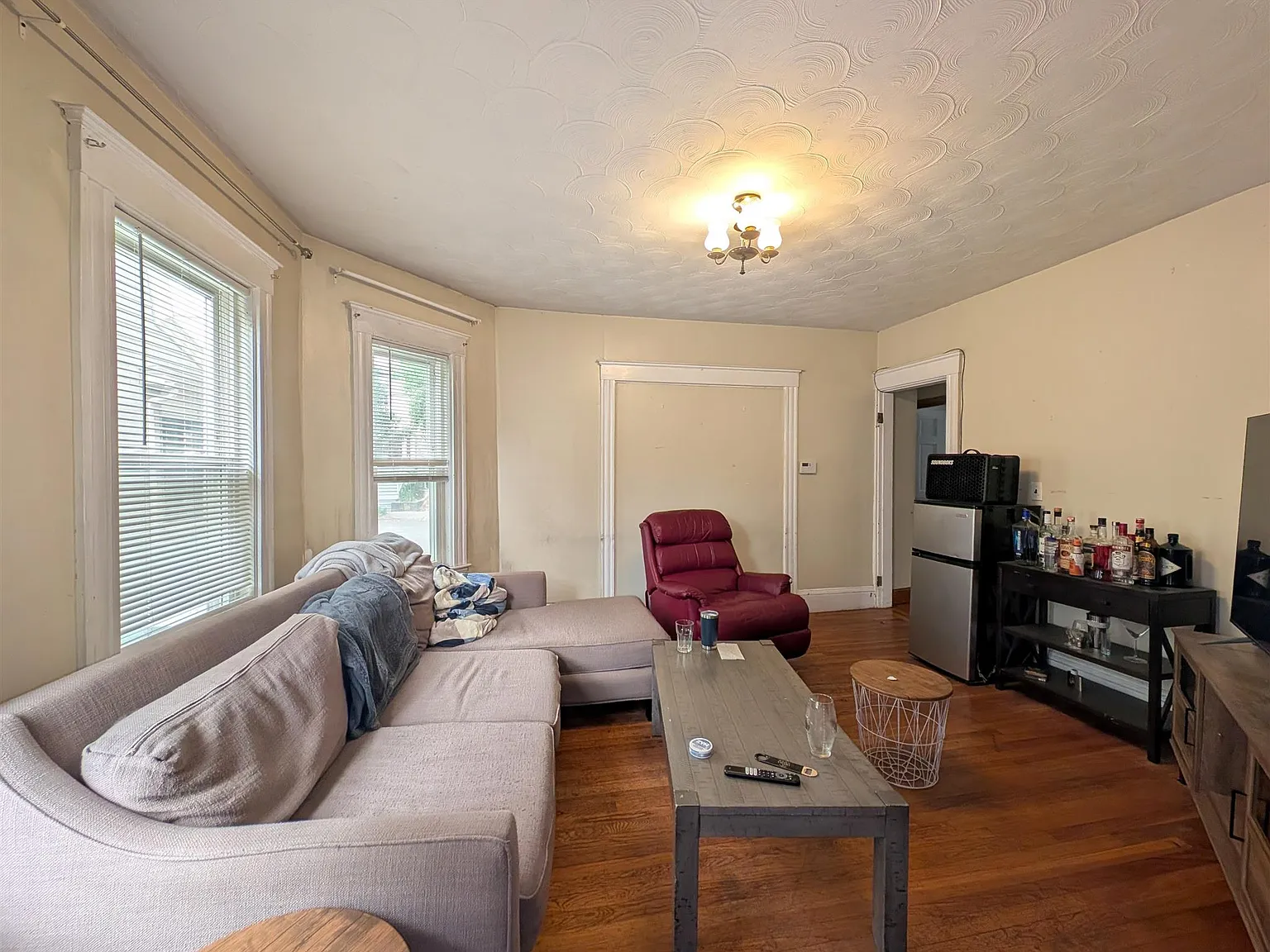 3 bed, 1300 sqft, $3,400 — Photo 4