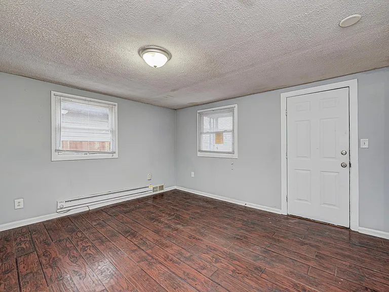 3232 S Emerson Ave #4 — Photo 5