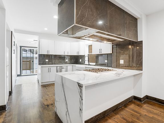 5th image of 5526 S Albany Ave