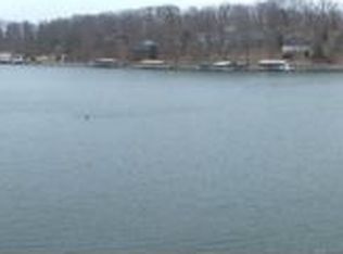 101 Reid Rd, Sunrise Beach, MO 65079