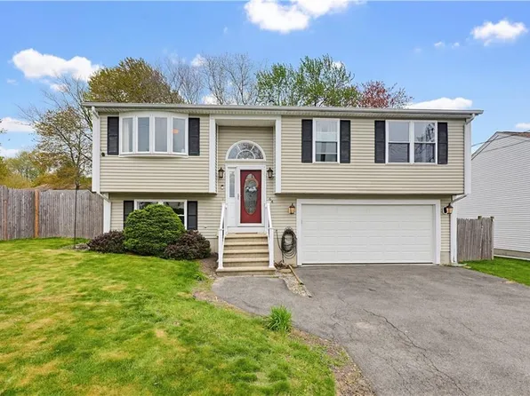 64 Weeks St, Cumberland, RI 02864