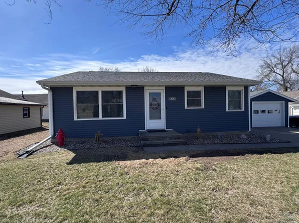 610 4th St SW, Le Mars, IA 51031