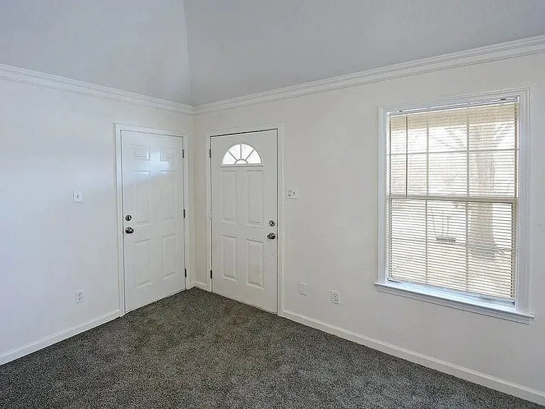 9440 Kaki Ln — Photo 4