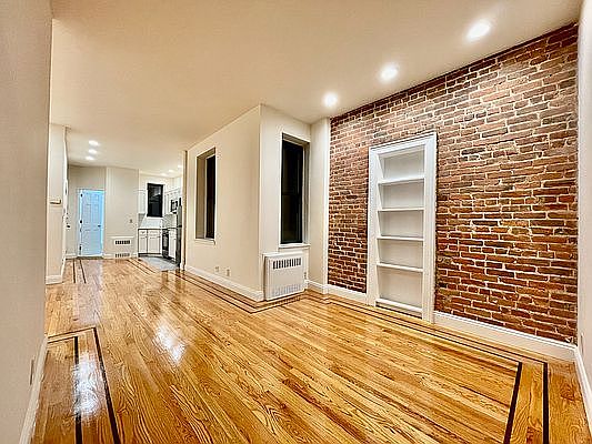 5th image of 513 E 83rd St APT 3E