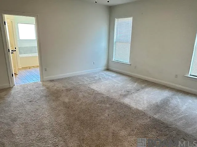 4 bed, 1892 sqft, $2,450 — Photo 3