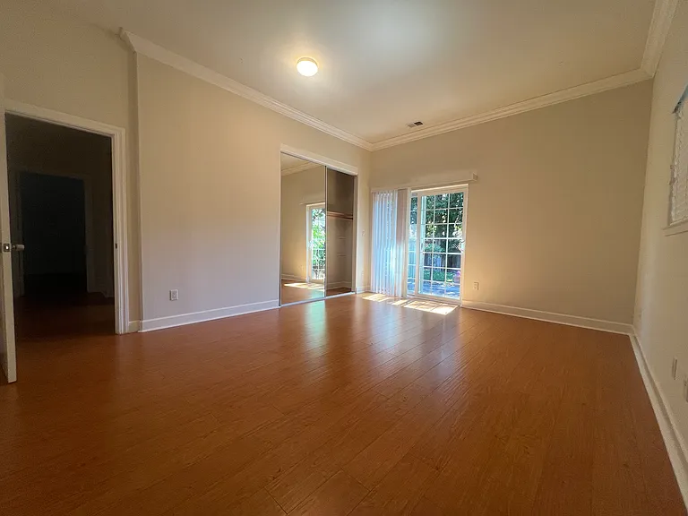 343 Franklin St — Photo 15