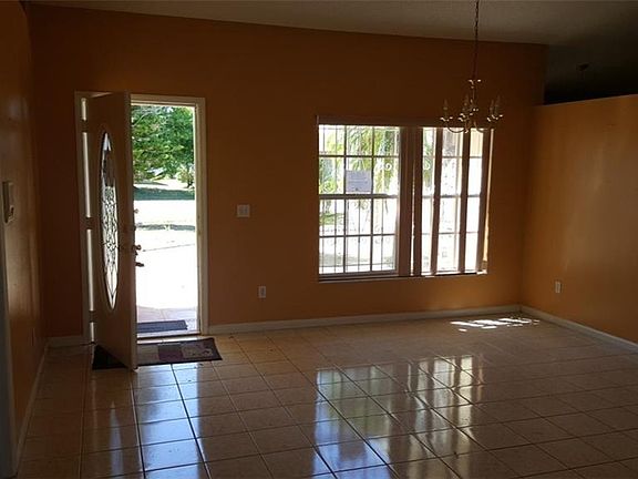 4th image of 673 Sterling Dr