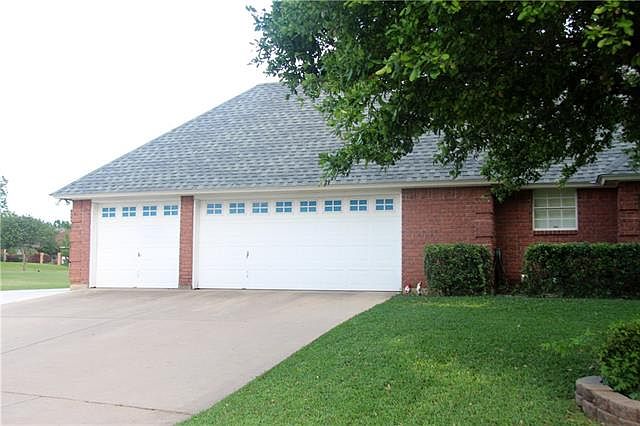 2nd image of 6201 Skylark Cir
