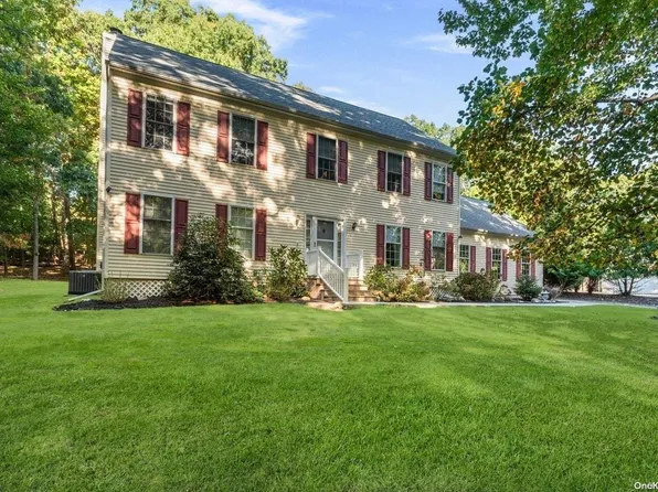 239 Old Town Road, East Setauket, NY 11733