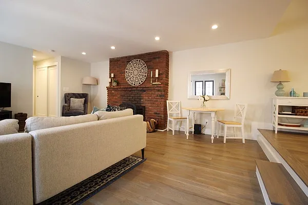 Rented by Bold New York | media 11