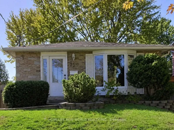 756 Elgin St, Newmarket, ON L3Y 3B8