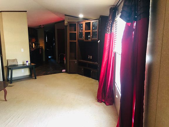 Livingroom with built in