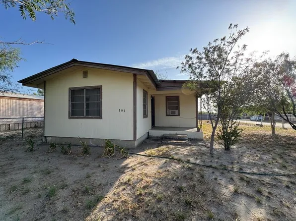 802 Fresno St, Zapata, TX 78076