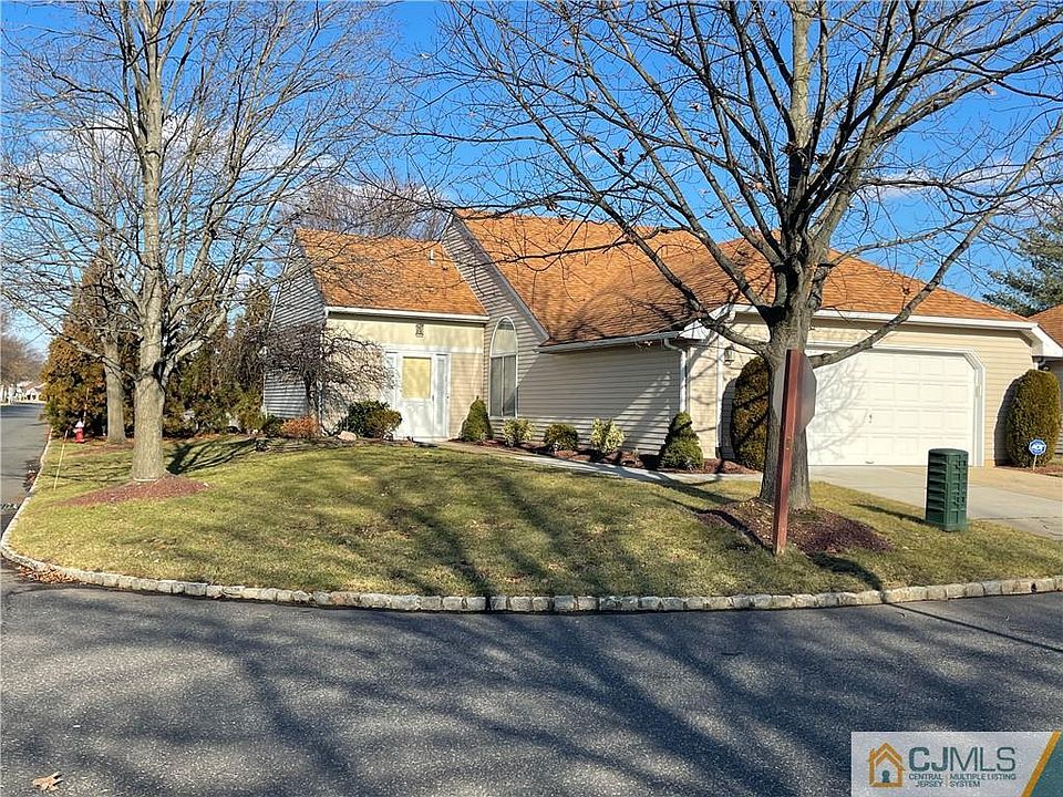 1st image of 656 Nutley Dr #A