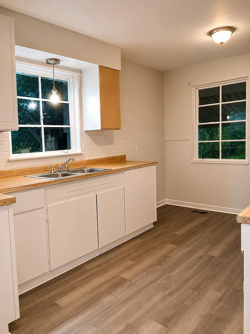 Move-In Ready 3BR/2BA Home in South Jackson | Fresh Updates & Spacious Living — Photo 2